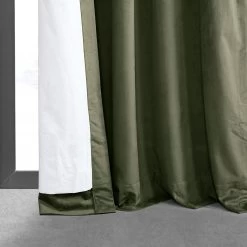 Hunter Green French Pleat Signature Velvet Blackout Curtain -Chic Curtains Shop VPCH 190622 FP lining view